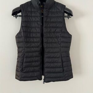 Massimo Dutti Black Tailored Quilted Vest. Ptp 16” lenght 21”